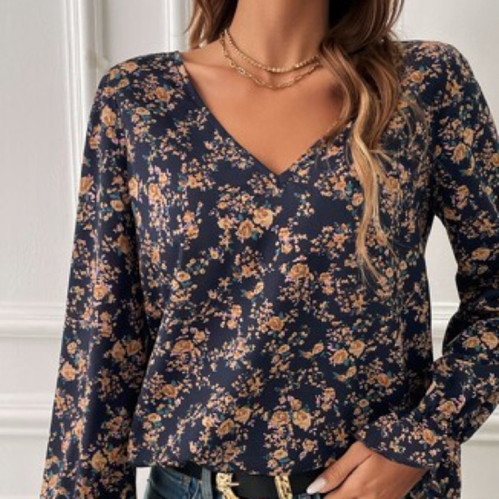 LIKE NEW H&M FLORAL BLOUSE SIZE 4